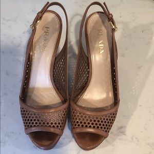 Prada Tan Leather Pumps SZ38